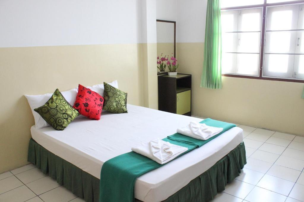 فندق Seabreeze Mansion Phuket الغرفة الصورة